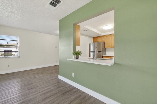 Photo - Outstanding one-bedroom, one-bath property... Unidad 2517-203