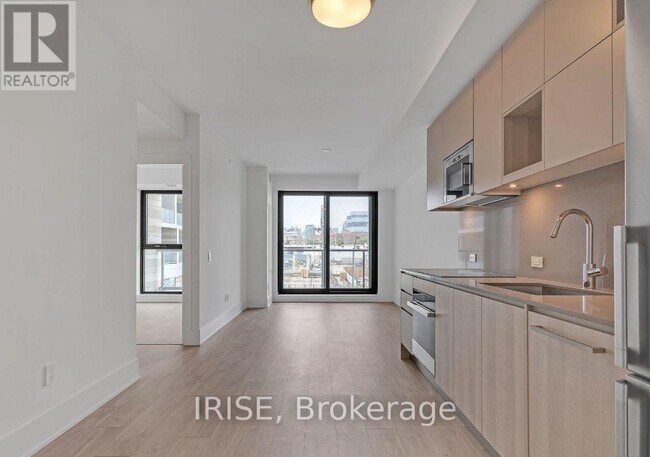 Photo - 118 Merchants' Wharf Unité 215