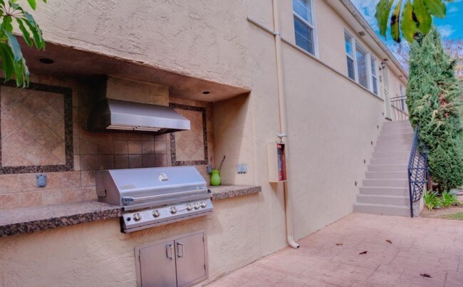 Photo - The Catalina Apartments