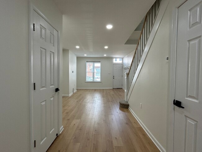 Photo - 2054 Mercy St