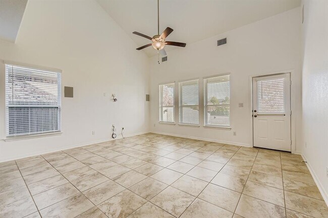 Photo - 612 Blue Oak Blvd