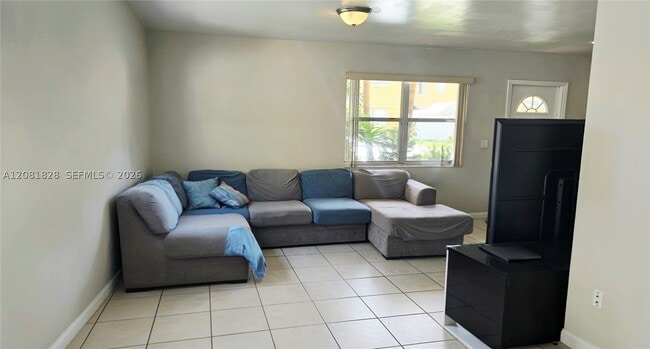 Photo - 113 NE 12th Ave