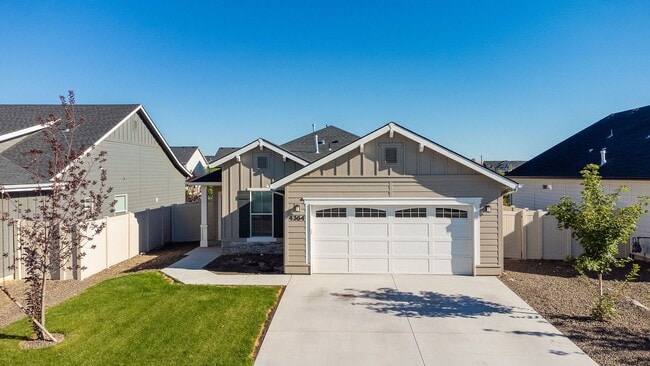 Building Photo - Central 3 bed 2 bath home