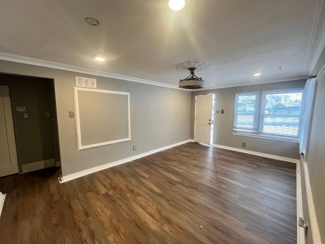 Photo - 2505 Crescent Ave