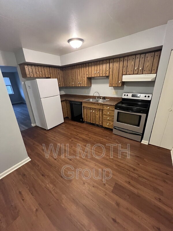 Photo - 1325 Millerwood Dr