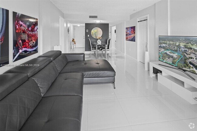 Building Photo - 14250 SW 62nd St Rental