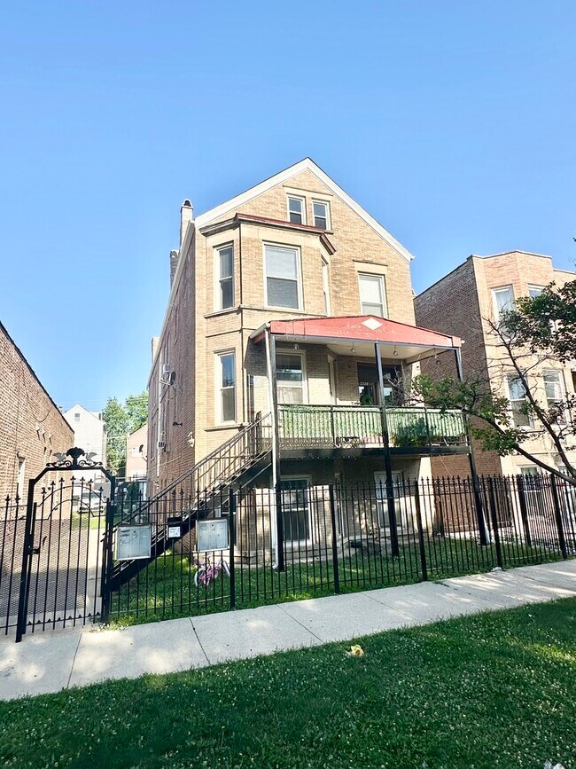 Building Photo - 2238 S Homan Ave Unit 2R Rental