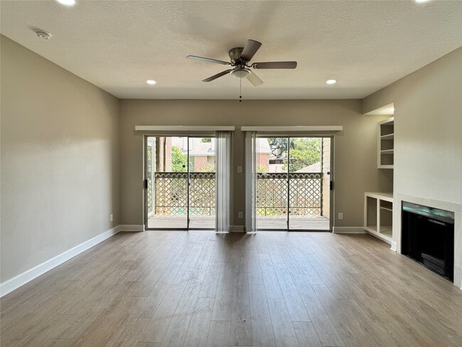 Building Photo - 6500 Harbor Town Dr Unit 2604 Rental
