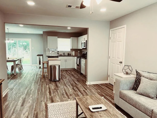 Photo - 5275 Berard Cir