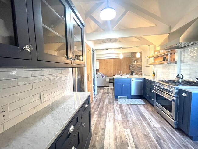 Photo - Furnished 2-bedroom, Retreat Located in th...