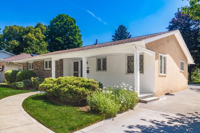 5822 Falmouth Ct