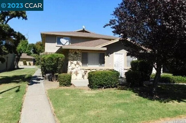 Photo - 1967 Woodglen Ln Unit 2