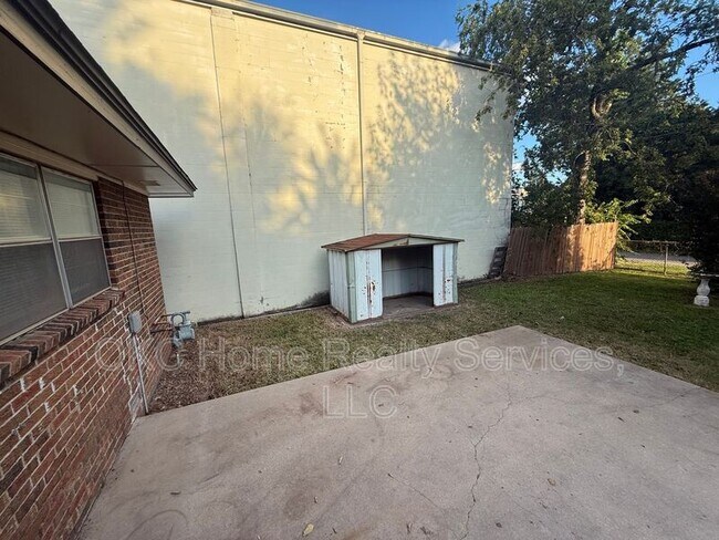 Photo - 118 SW 1st St