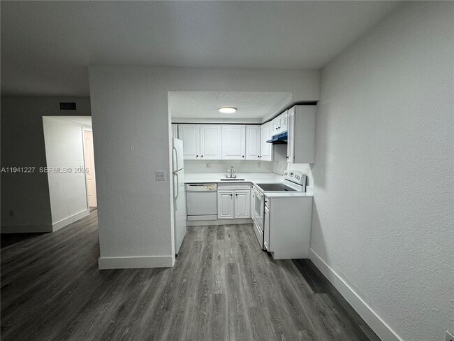 Photo - 1525 NE 135th St Unit 13