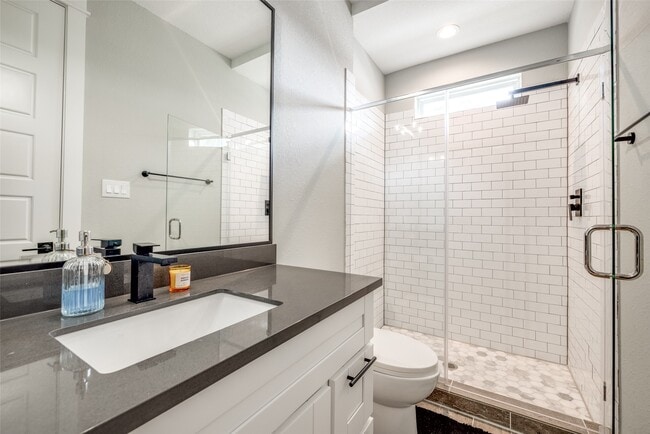 Photo - 4804 Gano St