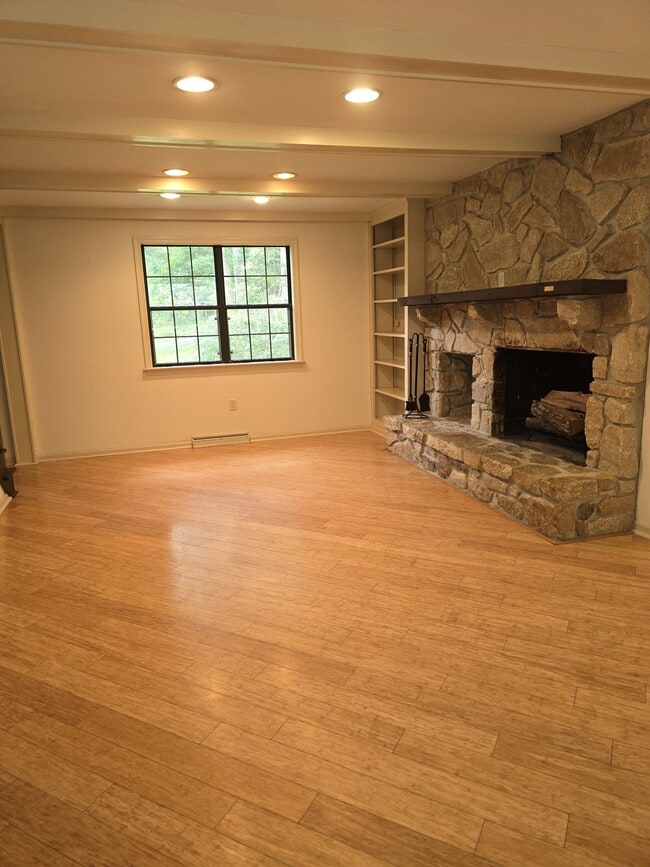 Dining area - 176 Primrose Dr