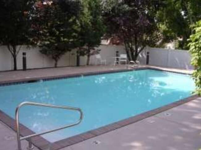 Photo - 150 S 800 E Unidad Trolley Regent