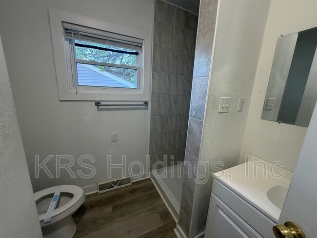 Photo - 903 Freedom Ave