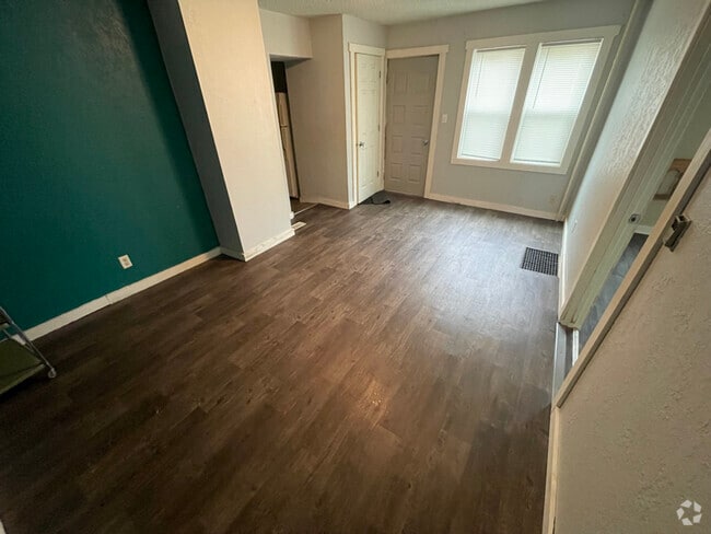 Building Photo - 92 5th Ave NW Rental