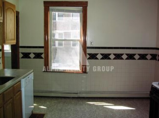 Photo - 132 Glenville Ave Unidad 1 Rental