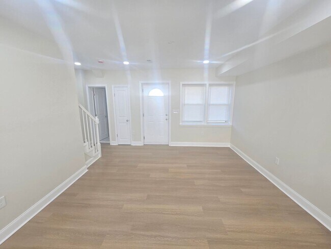 Photo - Beautiful 3 Bedroom 2.5 Bathrooms West Bal...