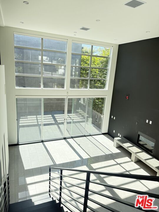 Photo - 807 Huntley Dr