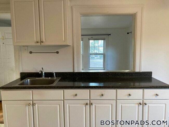 Building Photo - 13 Blanchard Rd Rental