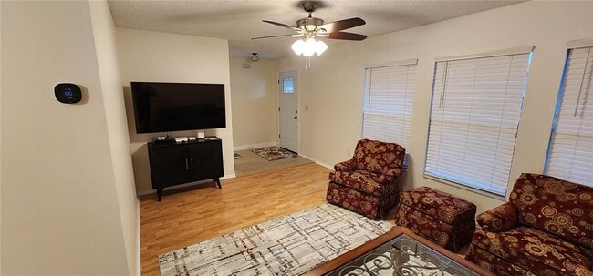 Photo - 1526 Georgetowne Ln