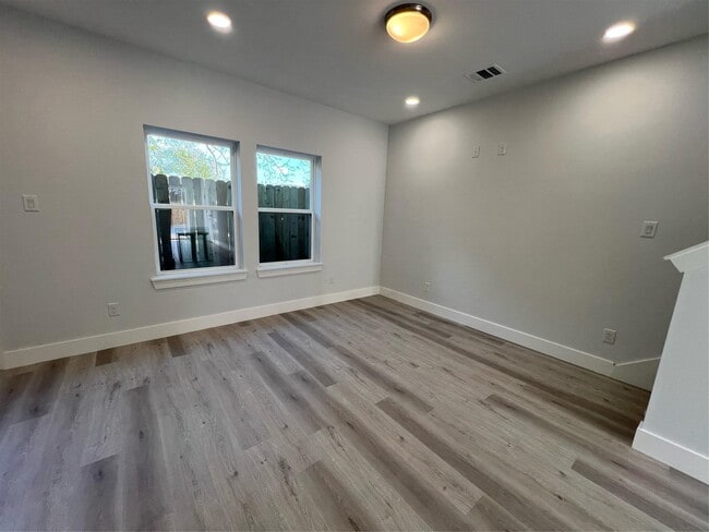 Photo - 3537 Alderfer St