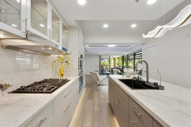 Building Photo - 7161 E Rancho Vista Dr Unit 3002