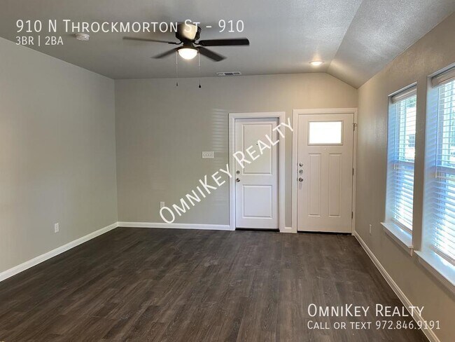 Photo - 910-914 N Throckmorton St Apartment Unit 910