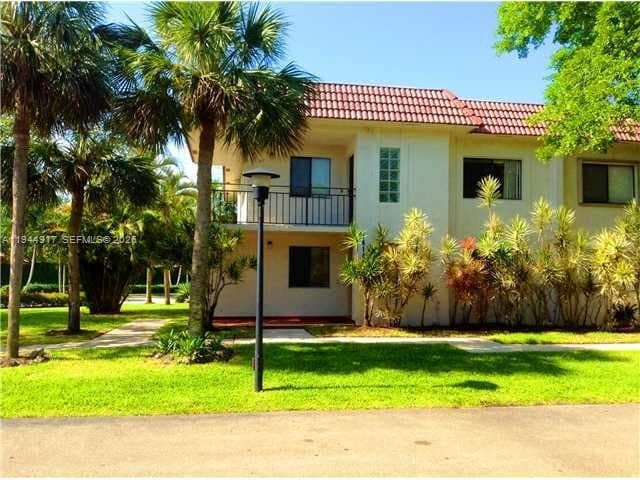 Building Photo - 16168 Laurel Dr Unit 201