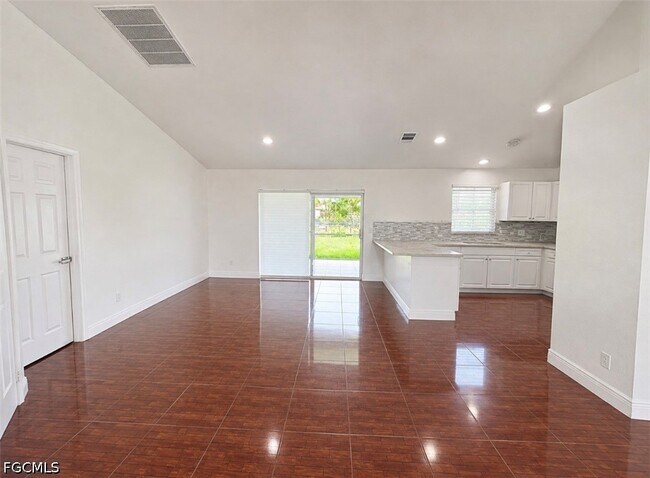 1115 Anza Ave