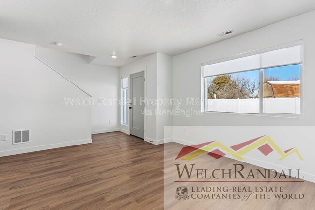 Photo - 507 E Alice Wy