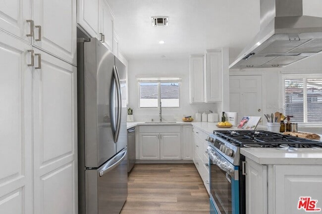 Photo - 9588 W Olympic Blvd Unit 6