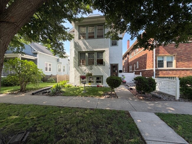 Building Photo - 9002 Sheridan Ave