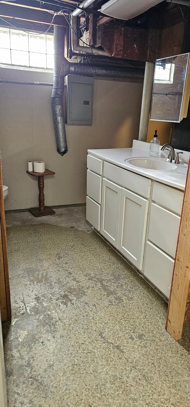 Photo - 7501 Walnut Ave