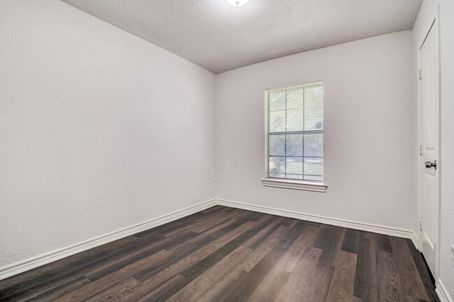 Photo - 818 Quinette Dr