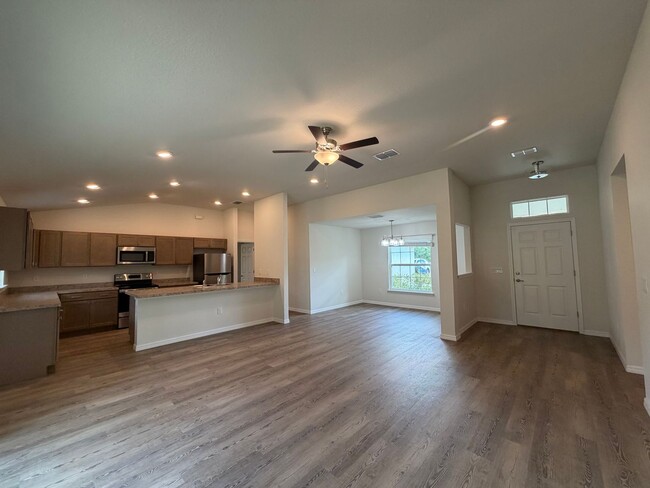 Photo - Desirable SW Ocala Neighborhood 3/2/2 **MUST SEE**