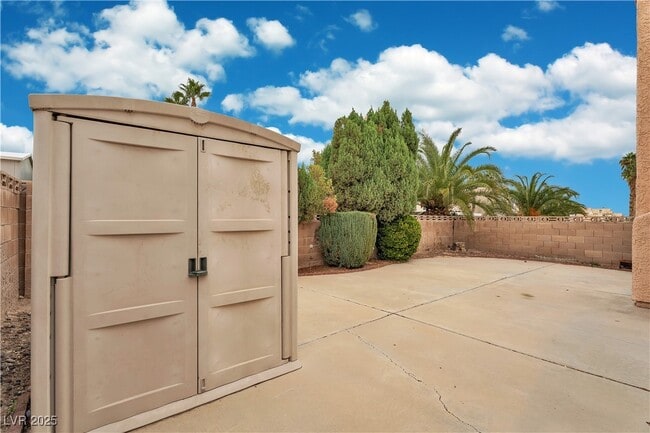 Building Photo - 856 Brass Ring Rd