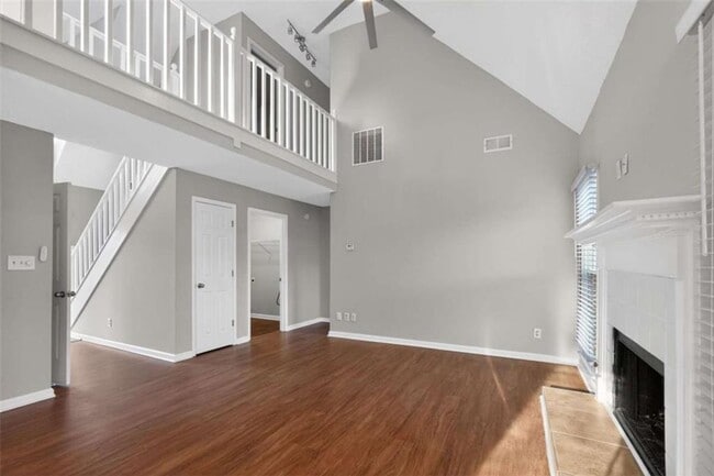 Photo - 7700 Lakeshore Ct