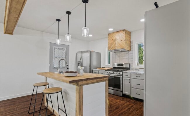 Photo - 38835 Pinewood Ave