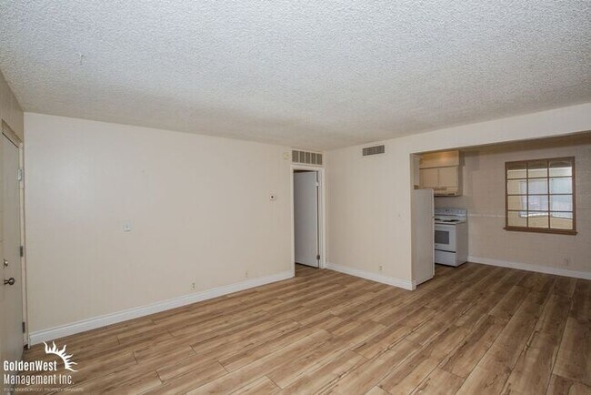 Photo - Cozy 1Bdm 1Ba Apartment with Pool Access in Central Las Vegas
