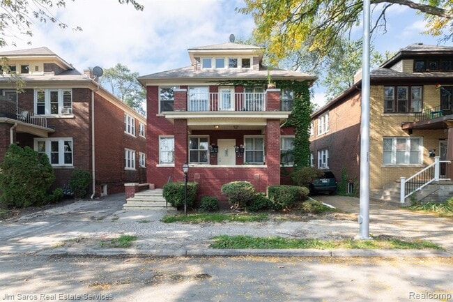 Building Photo - 843 Beaconsfield Ave Unit 1S Rental