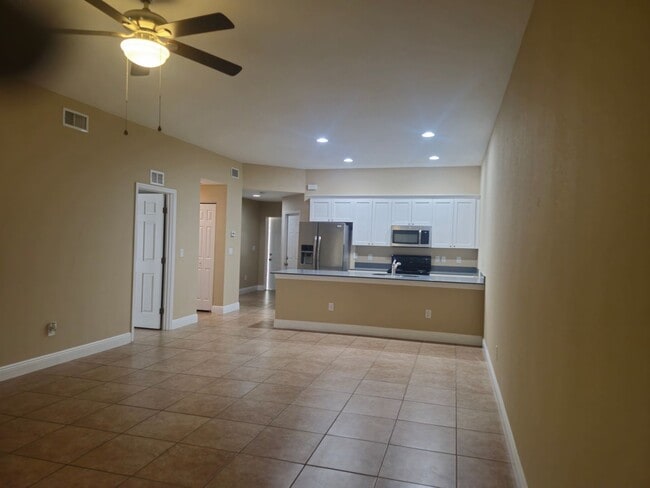 Photo - 3 Bedroom 2 Bath 1 Car Garage Duplex In a ...