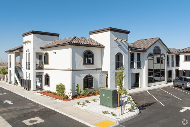 Alternate Building - Palazzo Luxury Villas