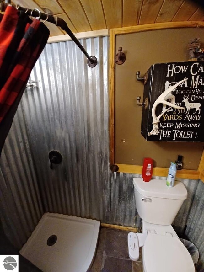 Photo - 1568 Monument Rd