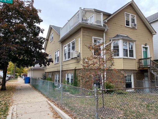 Building Photo - 3136 N Paulina St Unit BF