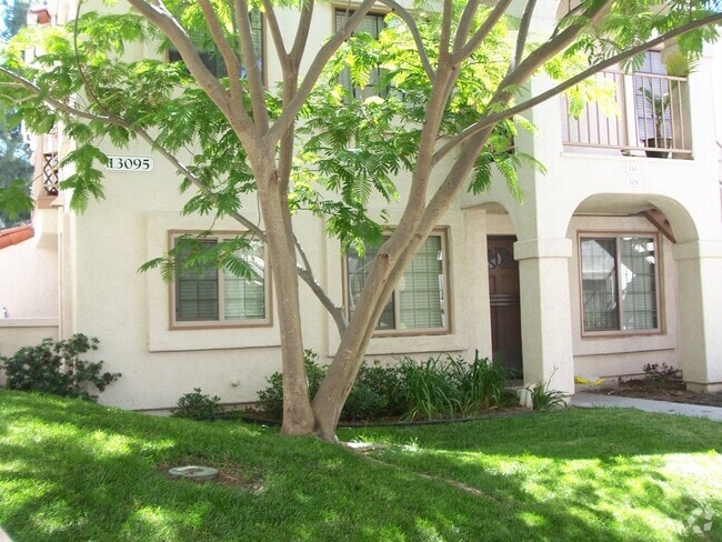 Building Photo - Cute and Cozy 1Br/1Ba located in Stony Bro... Rental