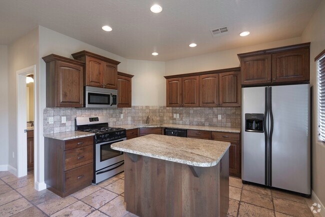 Building Photo - Beautifully Upgraded Southgate Townhome!
